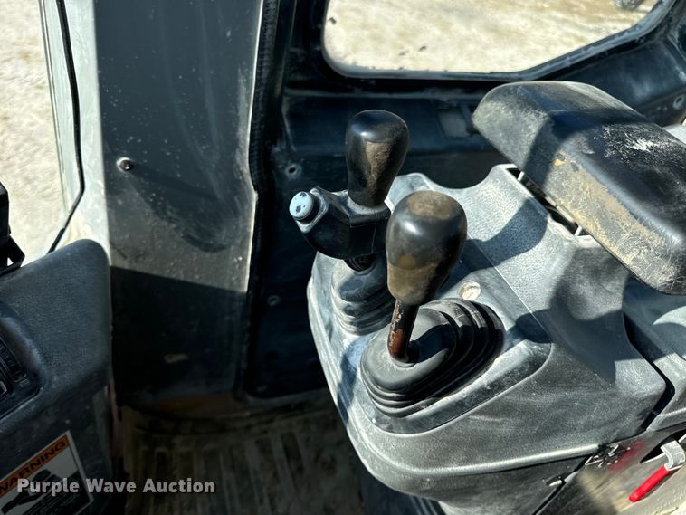 image for item EH7046 2004 Kawasaki 80ZV wheel loader