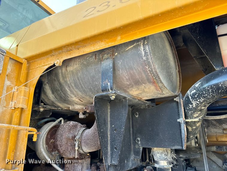 image for item EH7046 2004 Kawasaki 80ZV wheel loader