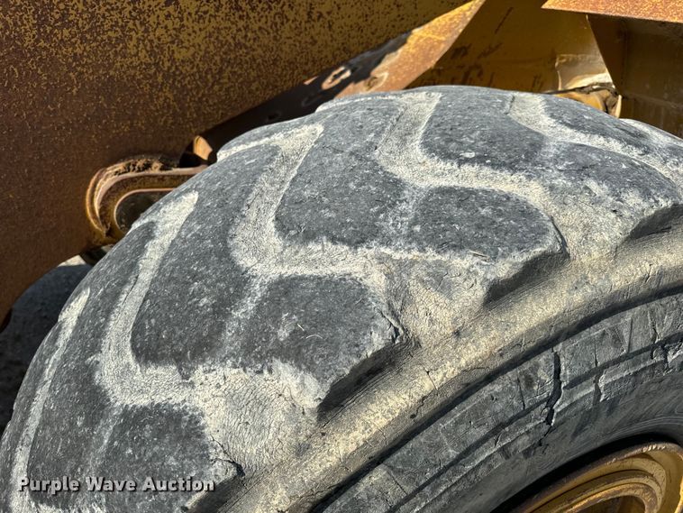 image for item EH7046 2004 Kawasaki 80ZV wheel loader