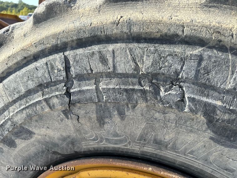 image for item EH7046 2004 Kawasaki 80ZV wheel loader