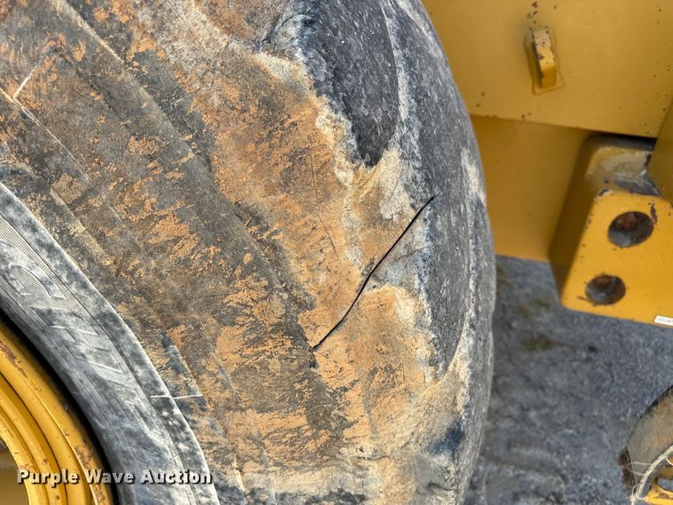 image for item EH7046 2004 Kawasaki 80ZV wheel loader