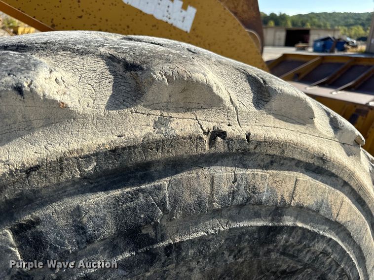 image for item EH7046 2004 Kawasaki 80ZV wheel loader