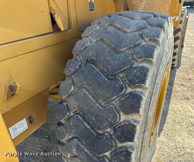 image for item EH7046 2004 Kawasaki 80ZV wheel loader