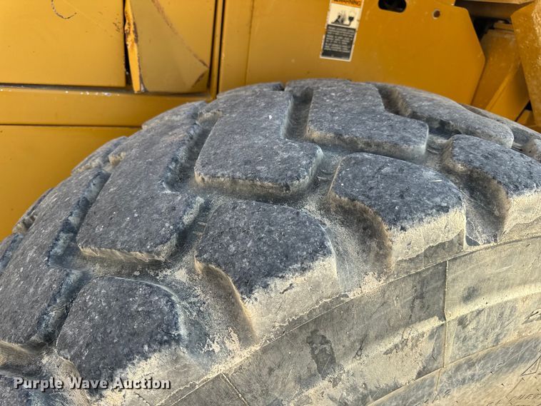 image for item EH7046 2004 Kawasaki 80ZV wheel loader