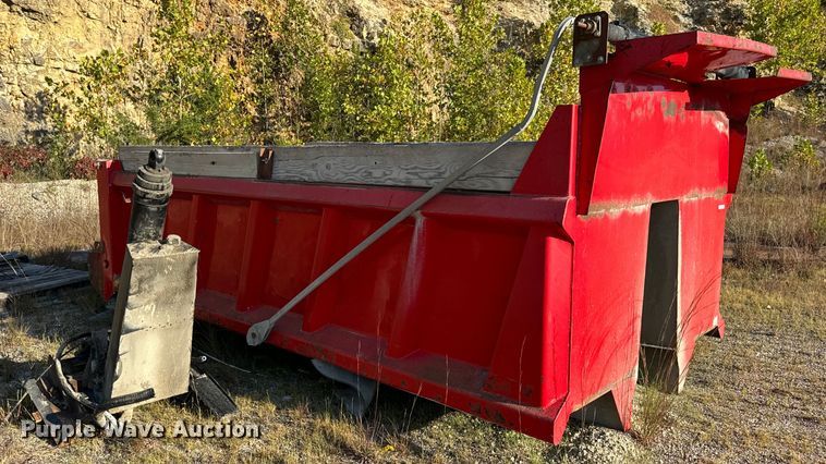 image for item EH7047 Heil HPT13.5YD16 dump truck bed and hoist 