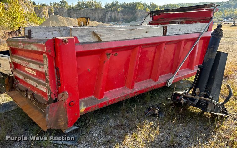 image for item EH7047 Heil HPT13.5YD16 dump truck bed and hoist 