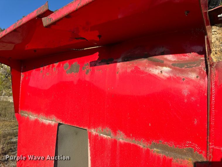 image for item EH7047 Heil HPT13.5YD16 dump truck bed and hoist 