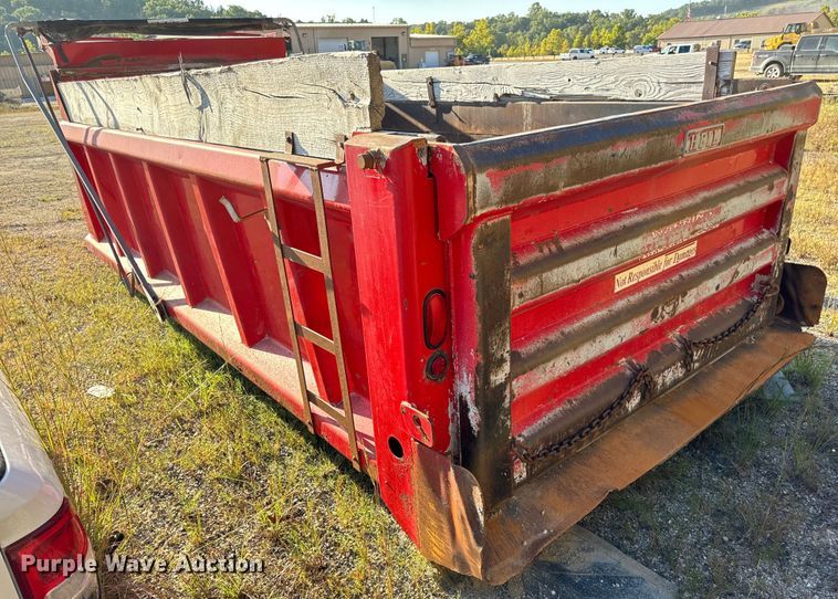 image for item EH7047 Heil HPT13.5YD16 dump truck bed and hoist 