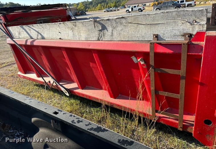 image for item EH7047 Heil HPT13.5YD16 dump truck bed and hoist 