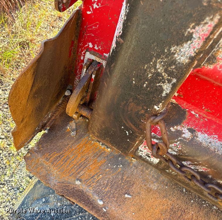 image for item EH7047 Heil HPT13.5YD16 dump truck bed and hoist 