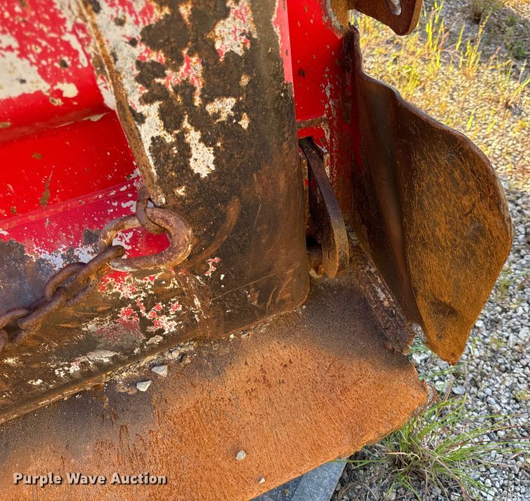 image for item EH7047 Heil HPT13.5YD16 dump truck bed and hoist 