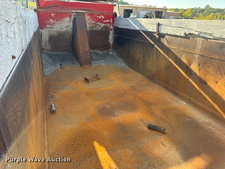 image for item EH7047 Heil HPT13.5YD16 dump truck bed and hoist 