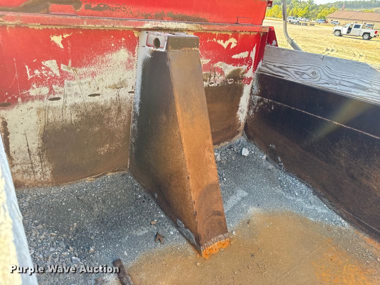 image for item EH7047 Heil HPT13.5YD16 dump truck bed and hoist 
