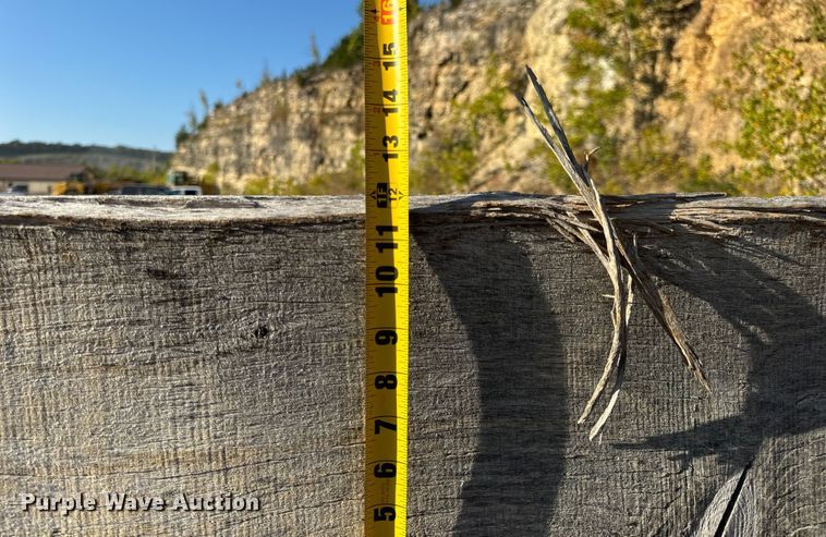 image for item EH7047 Heil HPT13.5YD16 dump truck bed and hoist 