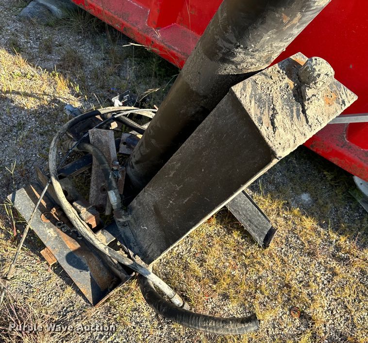 image for item EH7047 Heil HPT13.5YD16 dump truck bed and hoist 