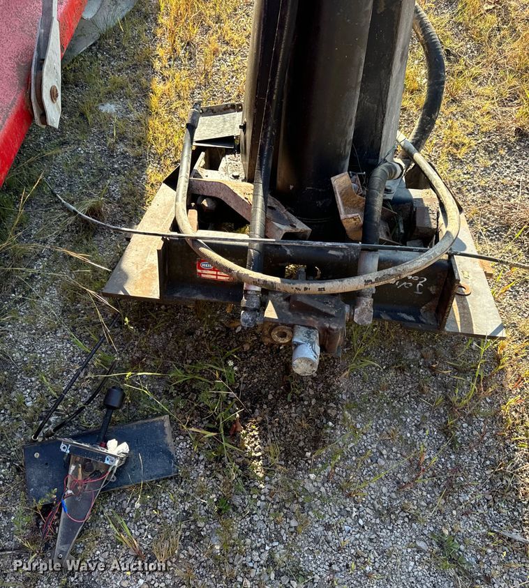 image for item EH7047 Heil HPT13.5YD16 dump truck bed and hoist 