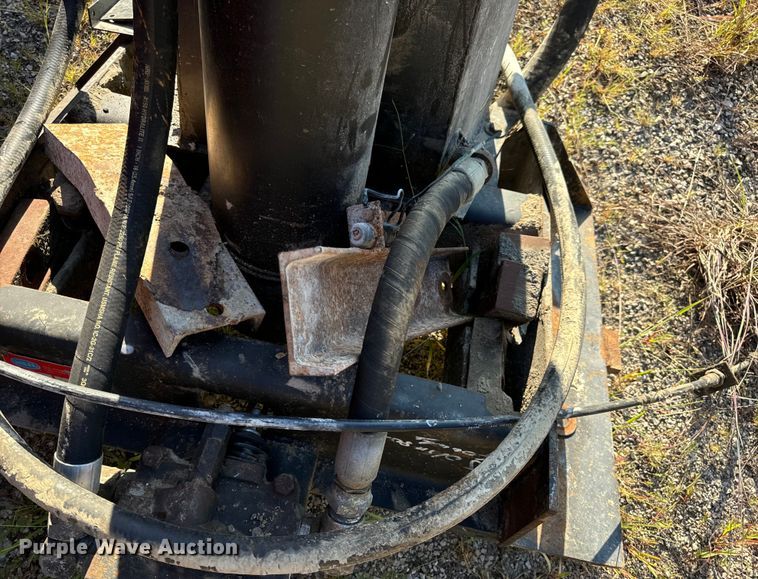 image for item EH7047 Heil HPT13.5YD16 dump truck bed and hoist 