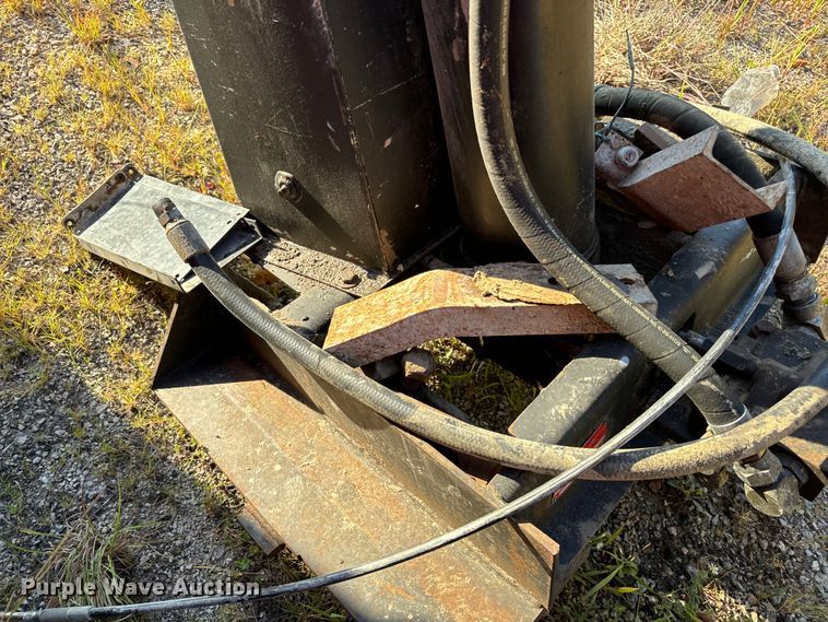 image for item EH7047 Heil HPT13.5YD16 dump truck bed and hoist 