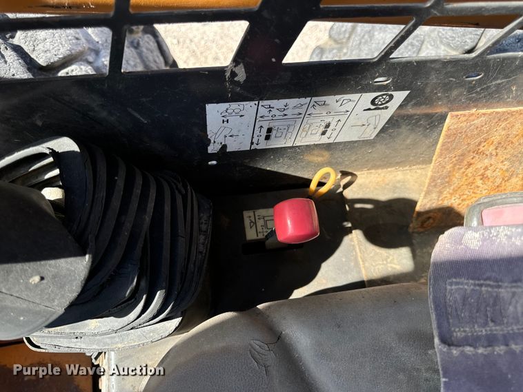 image for item EH7049 2007 Case 440 skid steer loader