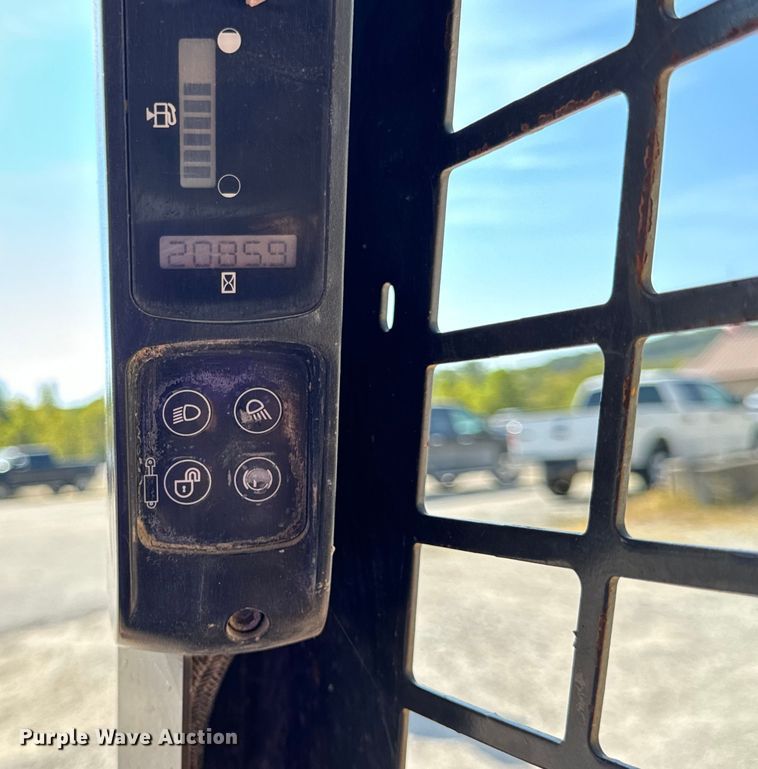 image for item EH7049 2007 Case 440 skid steer loader