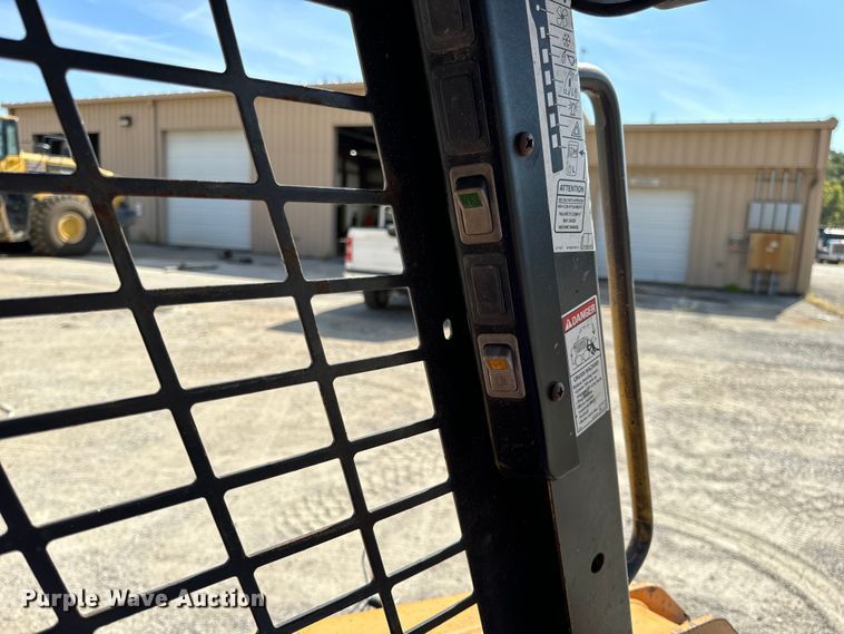 image for item EH7049 2007 Case 440 skid steer loader