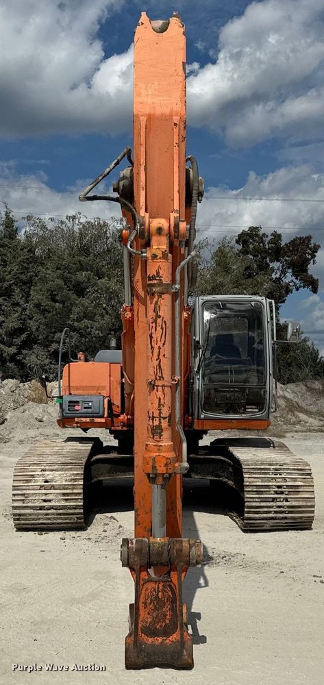 image for item EH7053 2001 Hitachi EX230LC-5 excavator