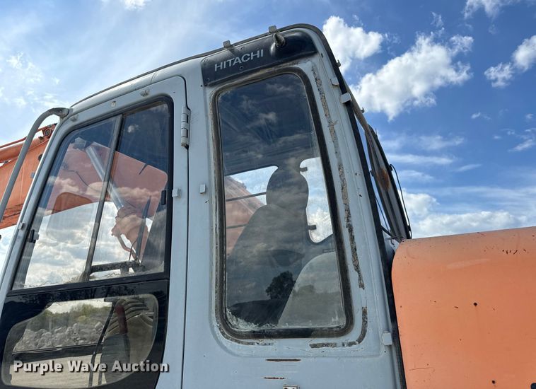 image for item EH7053 2001 Hitachi EX230LC-5 excavator