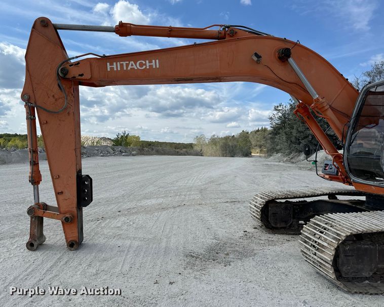 image for item EH7053 2001 Hitachi EX230LC-5 excavator
