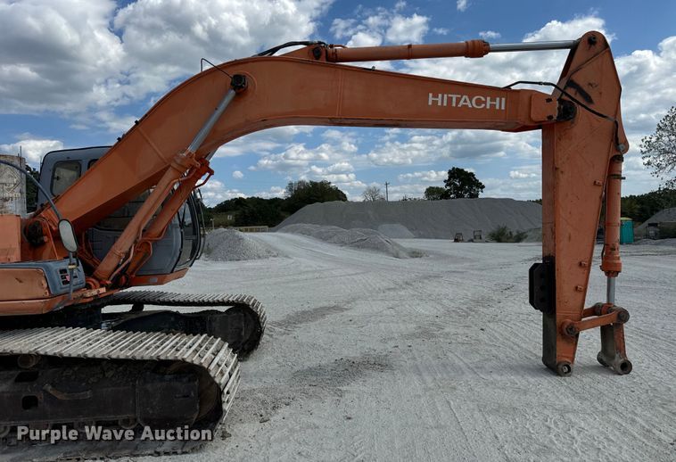 image for item EH7053 2001 Hitachi EX230LC-5 excavator
