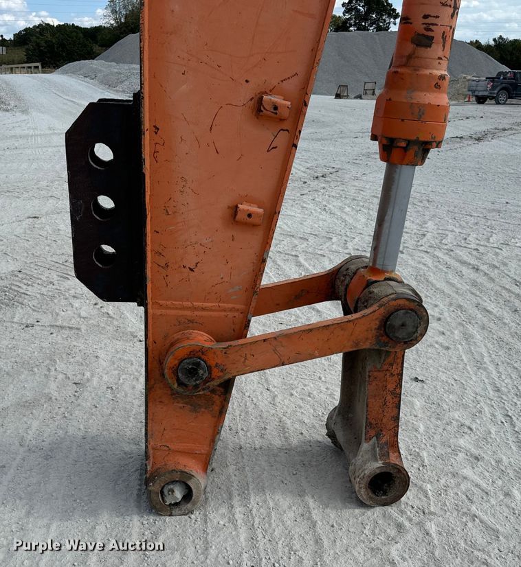 image for item EH7053 2001 Hitachi EX230LC-5 excavator