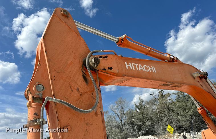 image for item EH7053 2001 Hitachi EX230LC-5 excavator