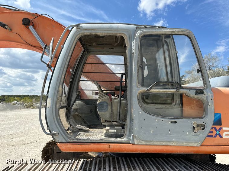 image for item EH7053 2001 Hitachi EX230LC-5 excavator
