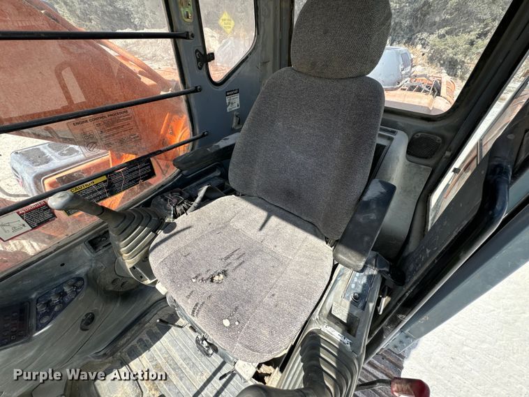 image for item EH7053 2001 Hitachi EX230LC-5 excavator