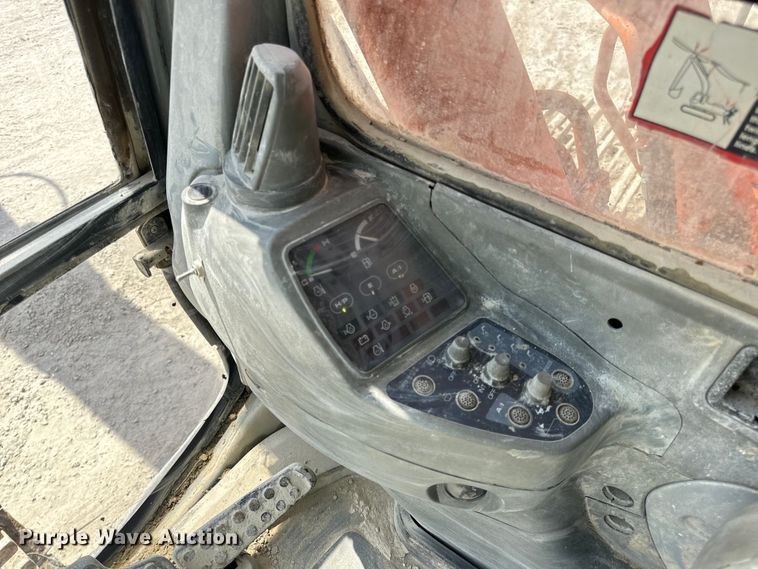 image for item EH7053 2001 Hitachi EX230LC-5 excavator