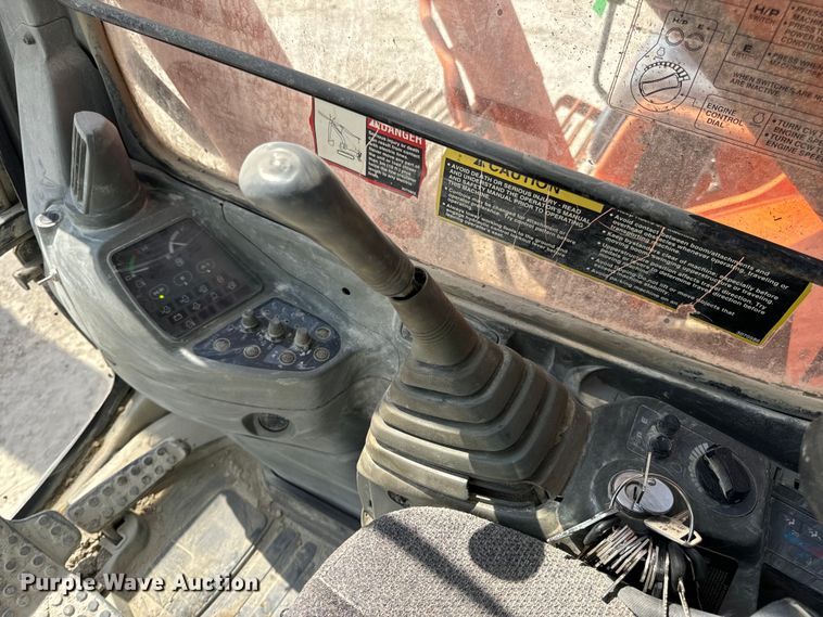 image for item EH7053 2001 Hitachi EX230LC-5 excavator