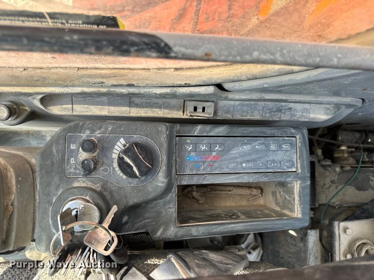 image for item EH7053 2001 Hitachi EX230LC-5 excavator