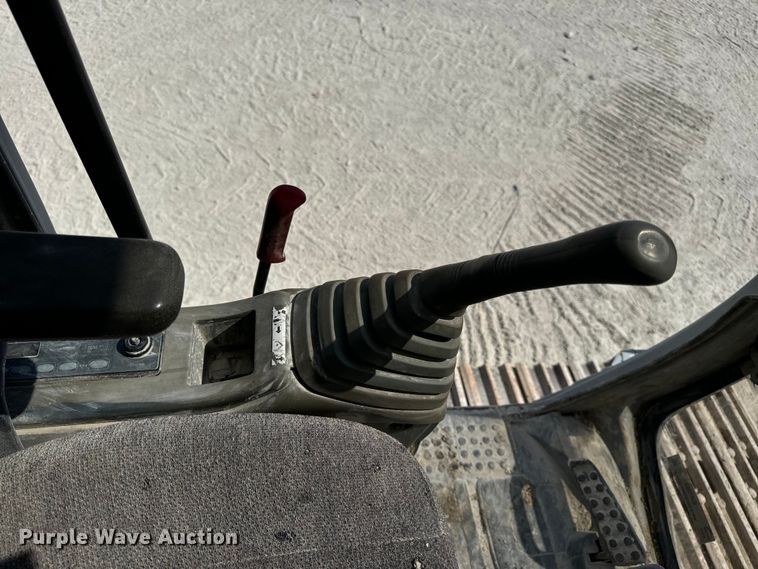 image for item EH7053 2001 Hitachi EX230LC-5 excavator