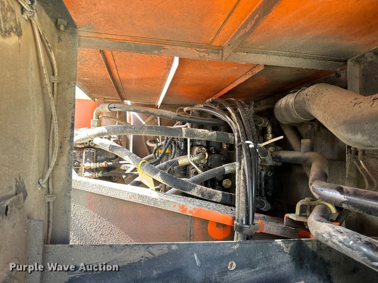 image for item EH7053 2001 Hitachi EX230LC-5 excavator