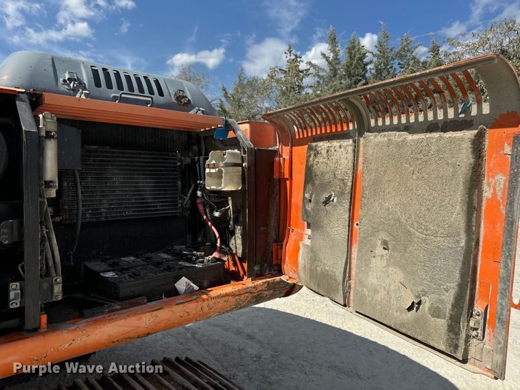 image for item EH7053 2001 Hitachi EX230LC-5 excavator