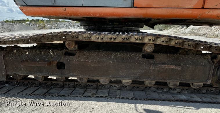 image for item EH7053 2001 Hitachi EX230LC-5 excavator