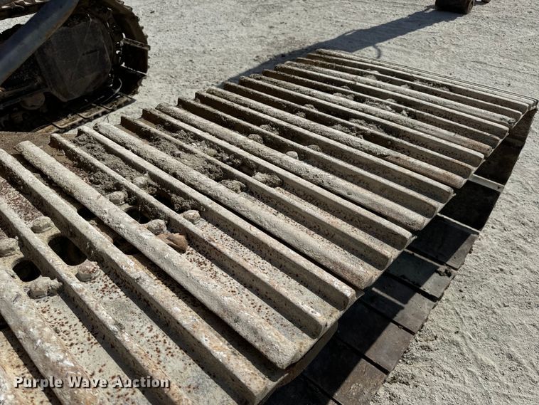 image for item EH7053 2001 Hitachi EX230LC-5 excavator