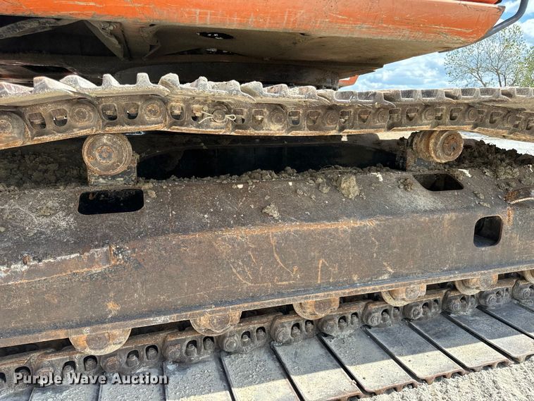 image for item EH7053 2001 Hitachi EX230LC-5 excavator