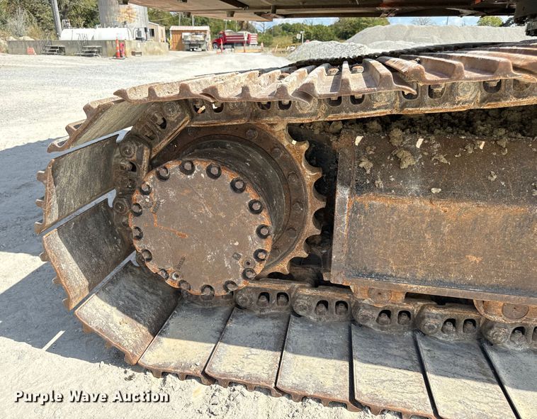 image for item EH7053 2001 Hitachi EX230LC-5 excavator