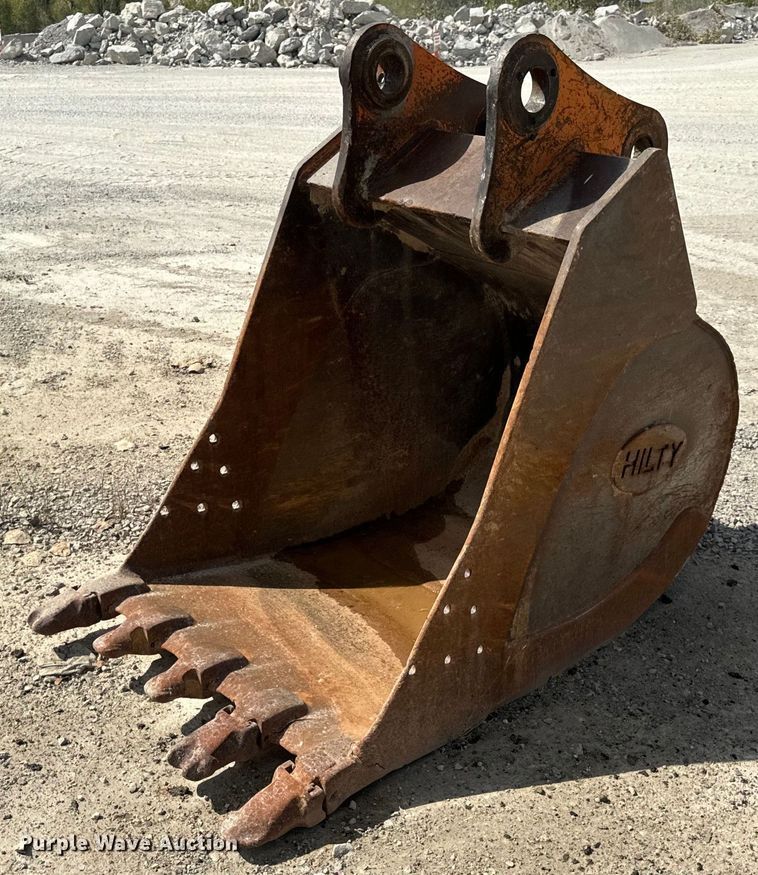 image for item EH7053 2001 Hitachi EX230LC-5 excavator