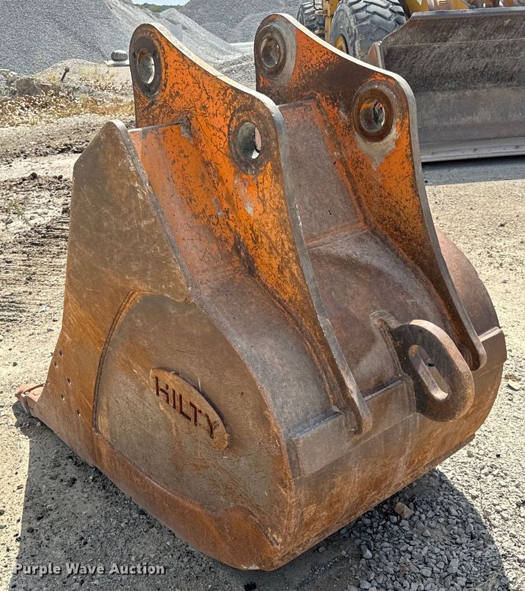 image for item EH7053 2001 Hitachi EX230LC-5 excavator