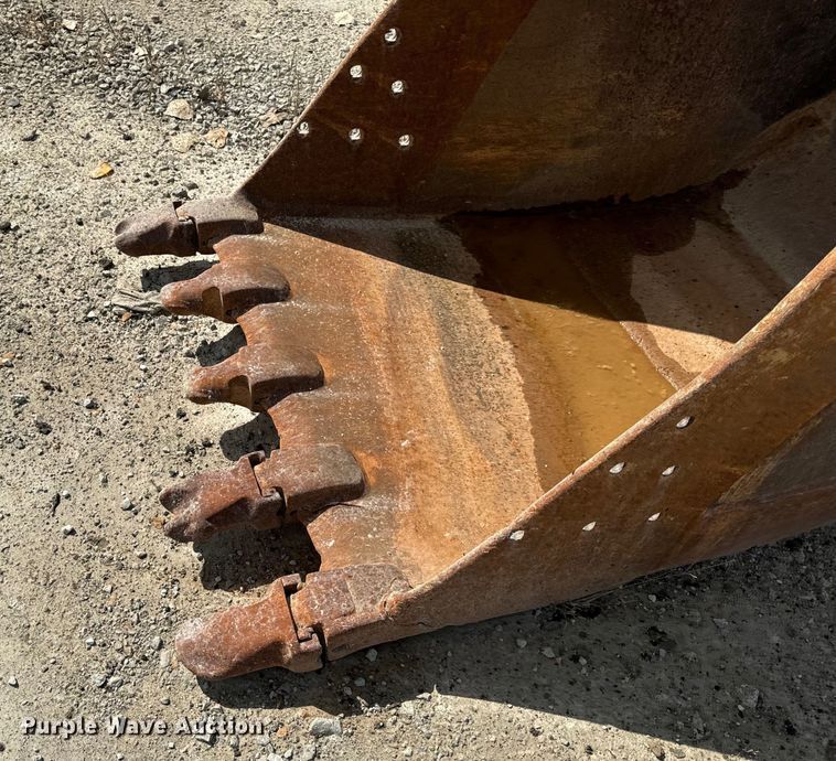 image for item EH7053 2001 Hitachi EX230LC-5 excavator