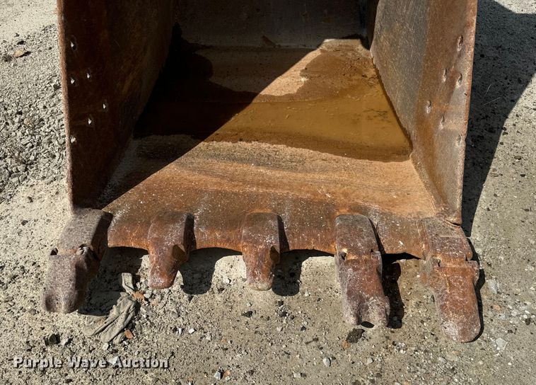 image for item EH7053 2001 Hitachi EX230LC-5 excavator