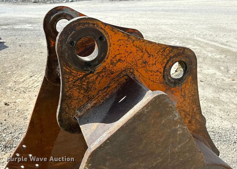 image for item EH7053 2001 Hitachi EX230LC-5 excavator