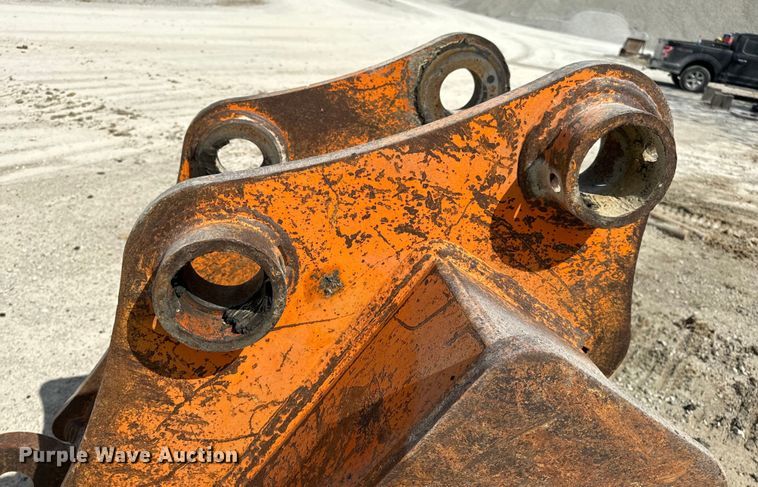 image for item EH7053 2001 Hitachi EX230LC-5 excavator