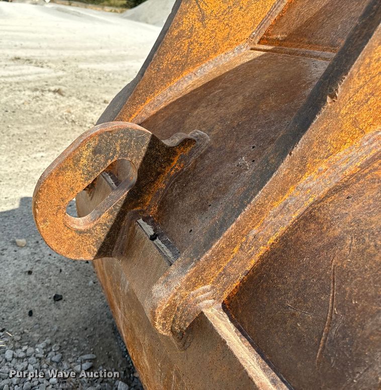 image for item EH7053 2001 Hitachi EX230LC-5 excavator